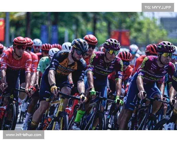 环深圳光明赛落幕，成都洲际车队俄罗斯三车手包揽职业组前三